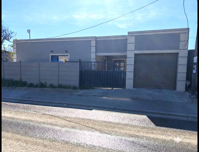 3 BEDROOM HOUSE FOR SALE IN NOMZAMO